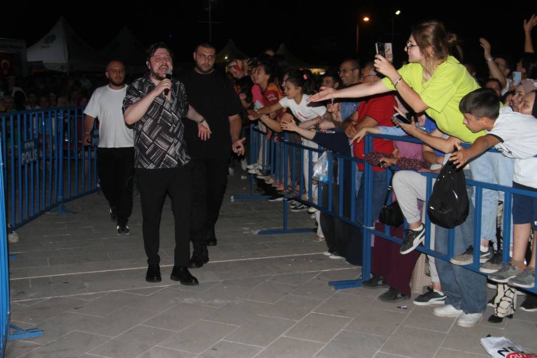 Beyşehir Göl Festivali başladı! Ünlü şarkıcı sevenleriyle buluştu 13
